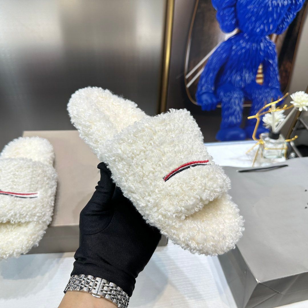 Balenciaga Slides