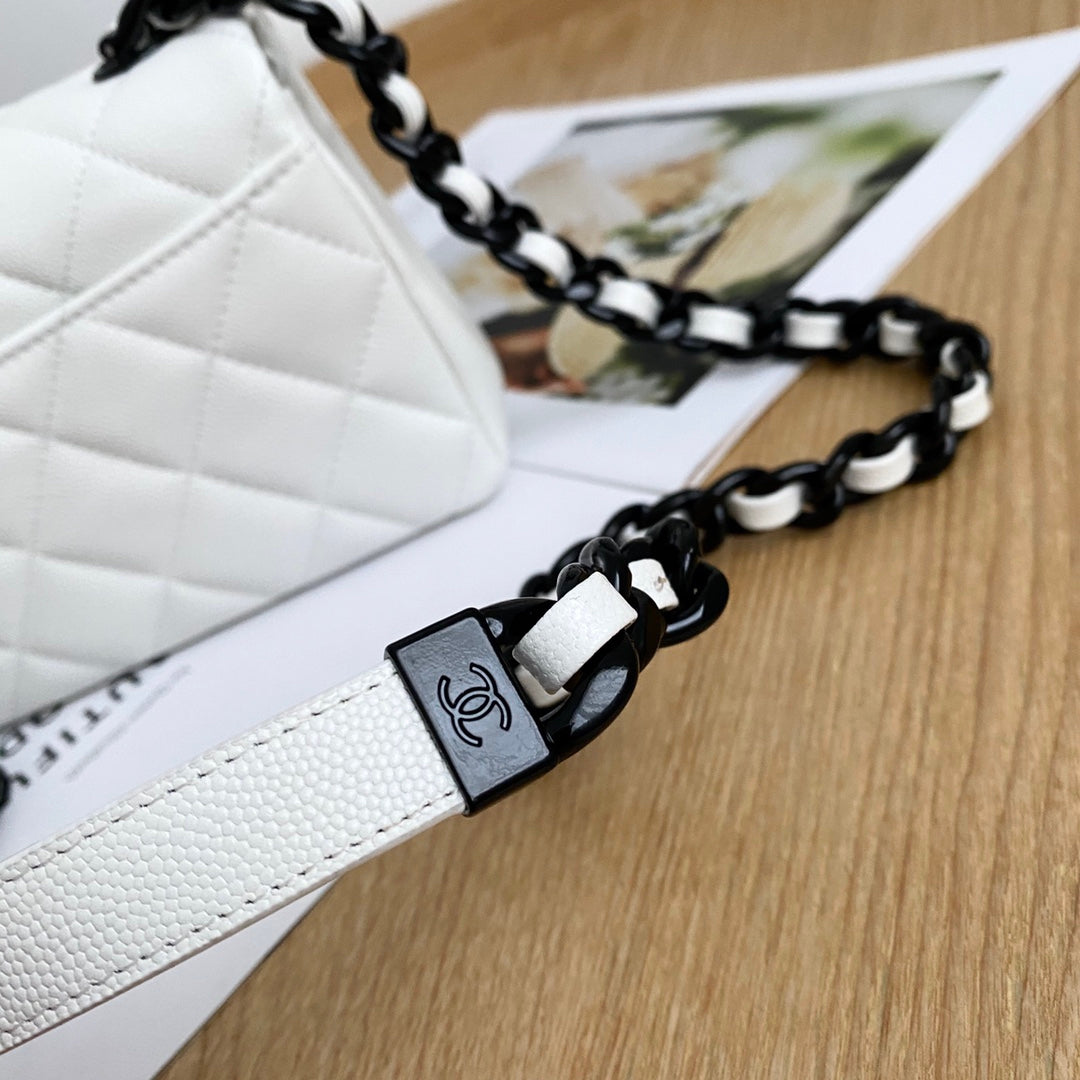 Ivory Noir Quilted Chain Bag