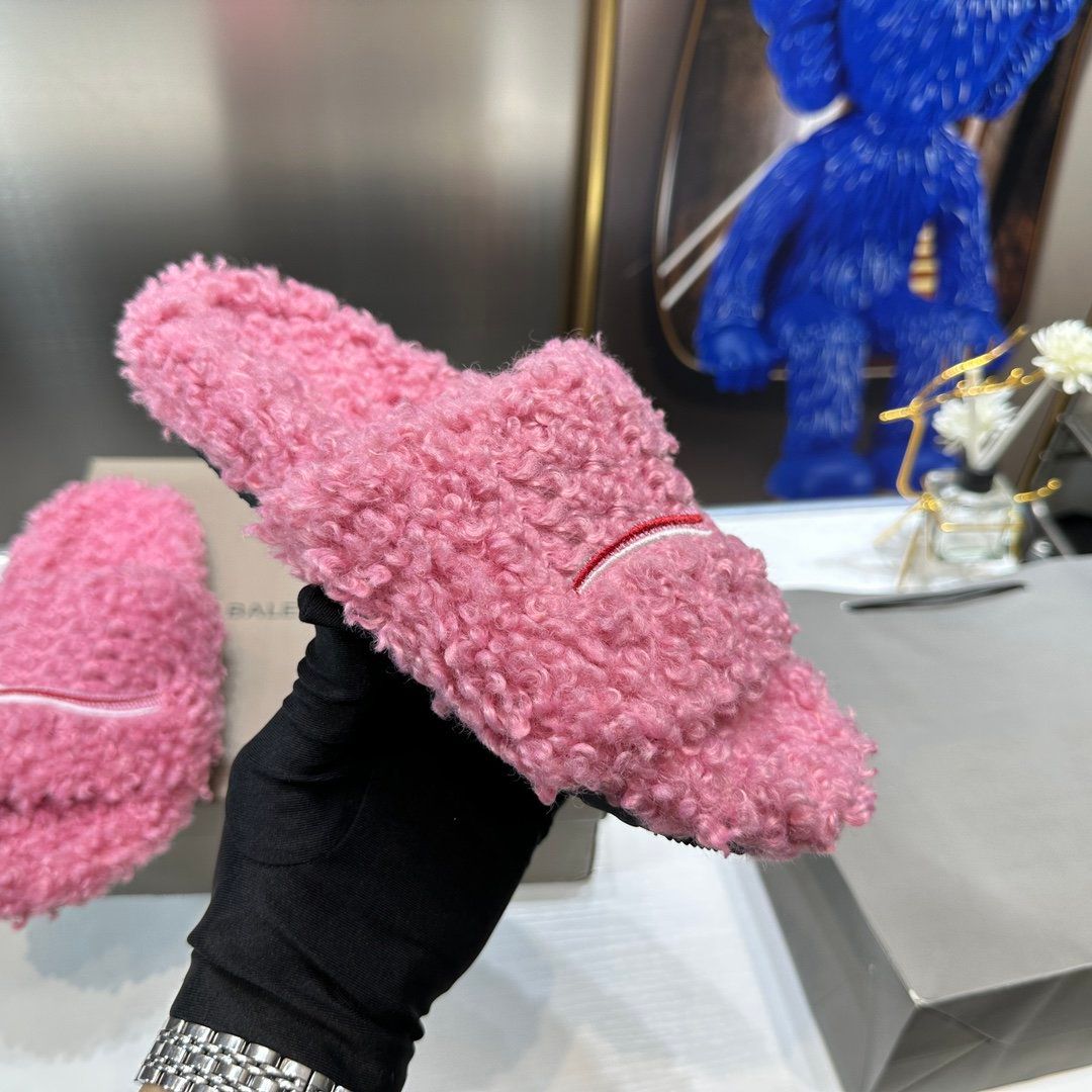 Balenciaga Slides