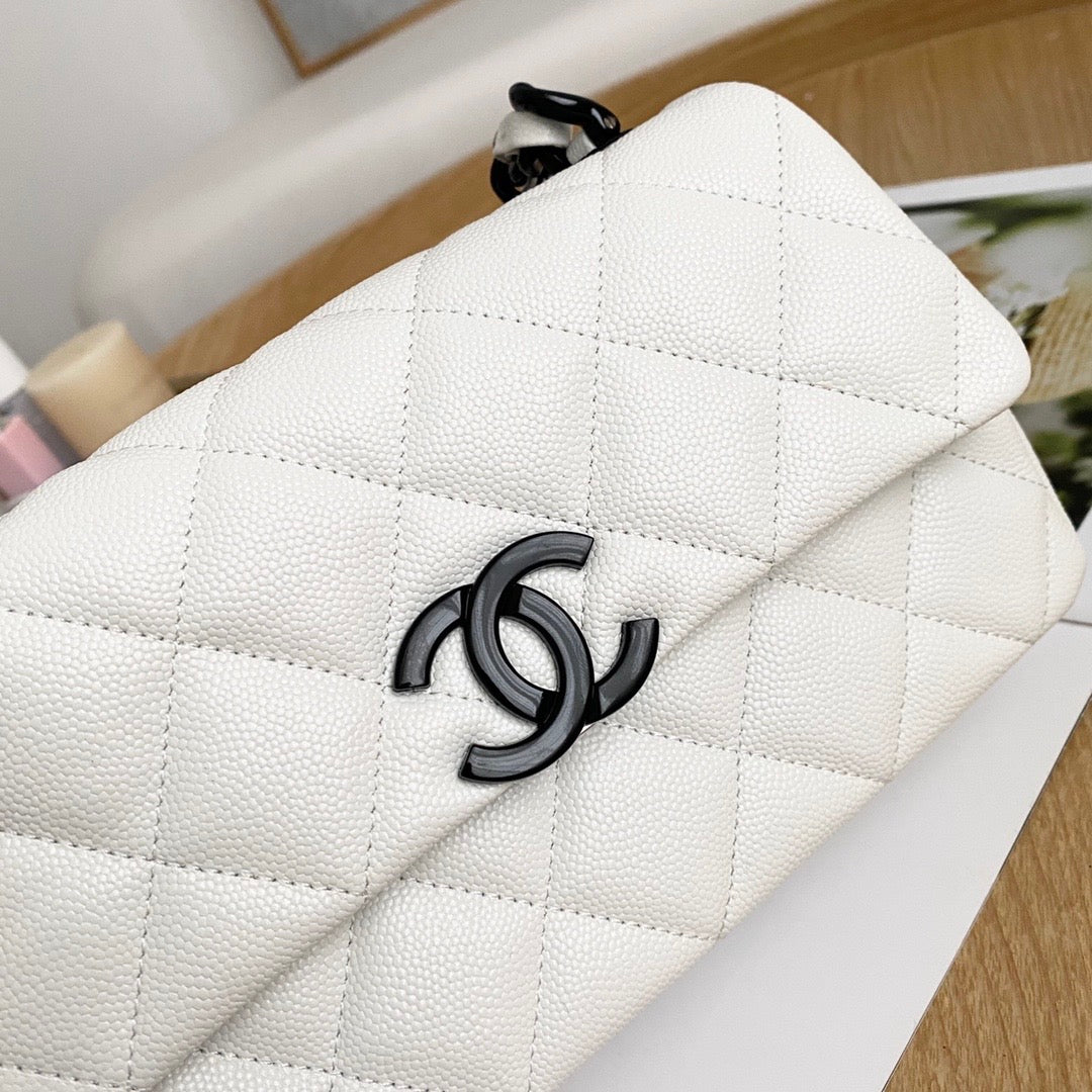 Ivory Noir Quilted Chain Bag