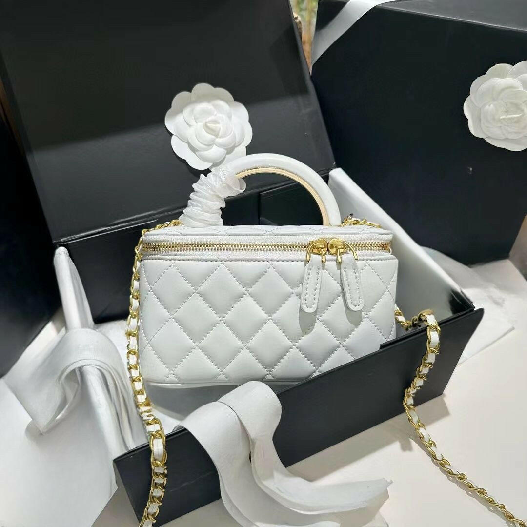 Chanel style vanity case – white quilted crossbody bag photo
