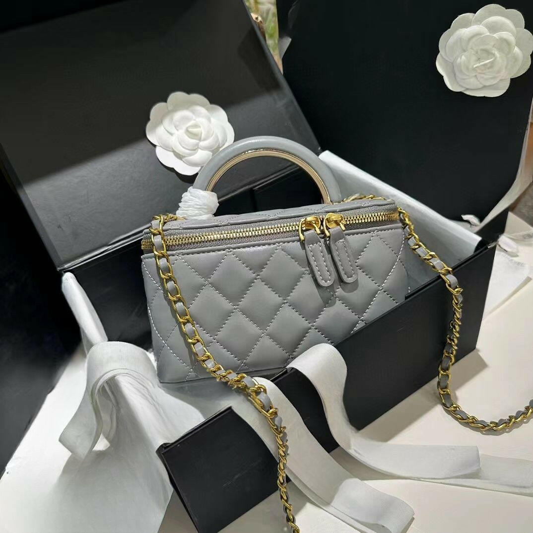 Chanel style vanity case – grey quilted crossbody bag photo